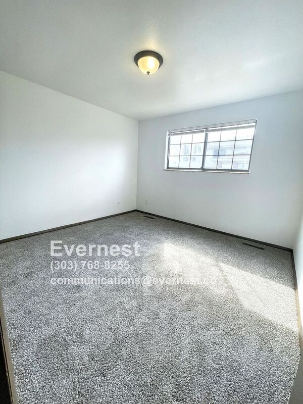 Building Photo - 2333 W 17th St