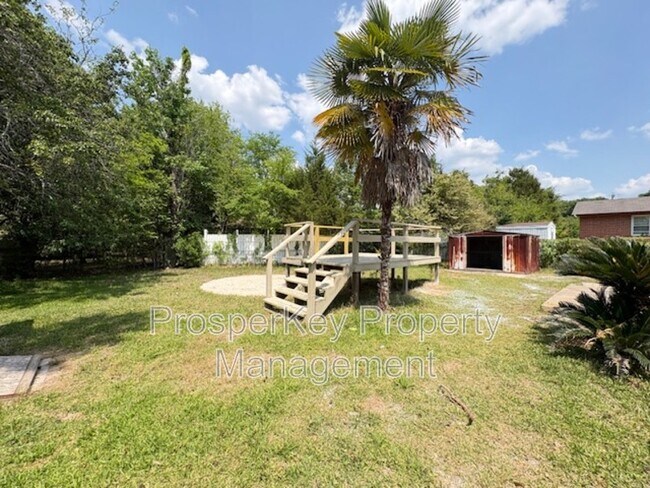 Building Photo - 5613 Pollman St