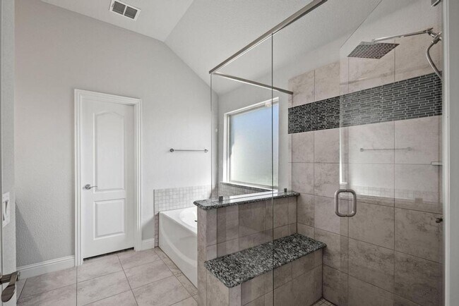 Building Photo - 314 Waverly Dr