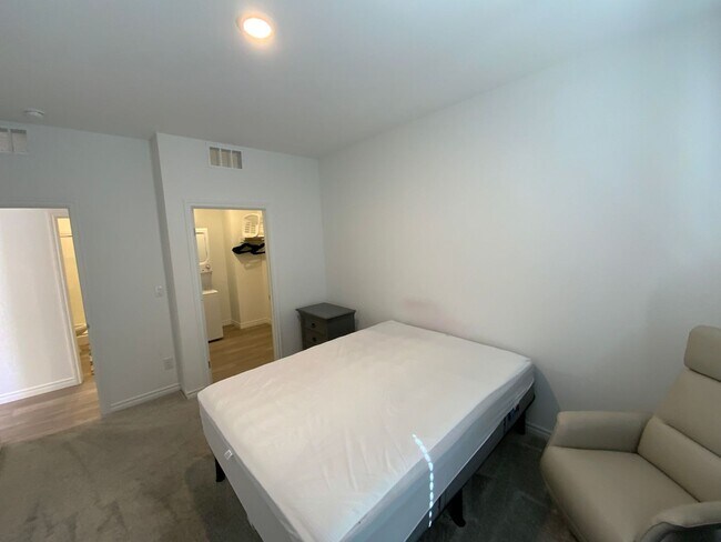 Building Photo - 3607 Etendre Ct, Casita