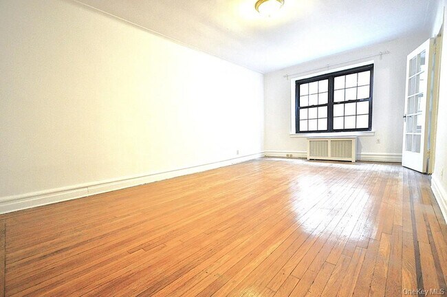 Building Photo - 105 Garth Rd