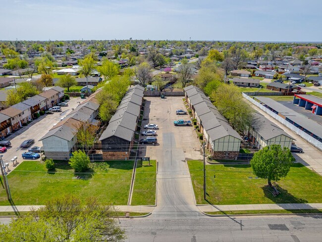 Building Photo - MOVE IN SPECIAL NO DEPOSIT OR APPLICATION ...