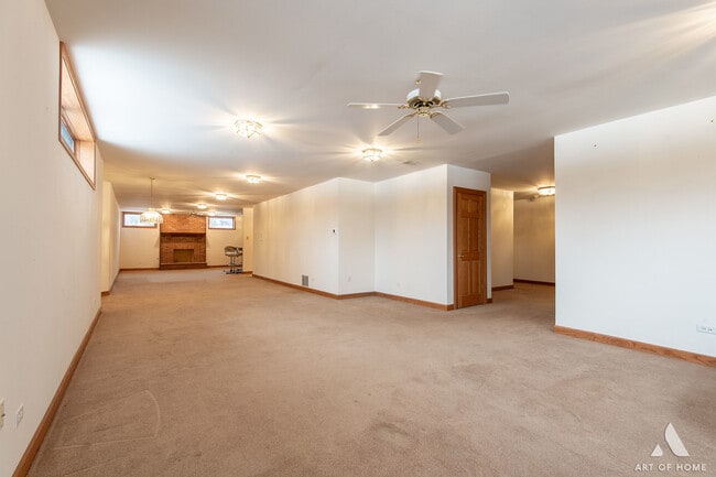 Building Photo - 15141 Arbor Dr