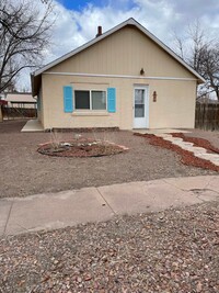 Building Photo - 3 Bedroom Home