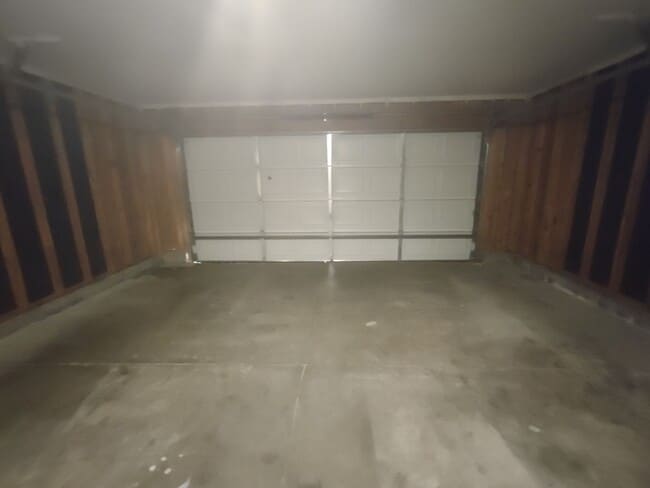 Building Photo - Pristinel Ranch Style Home located in the ...