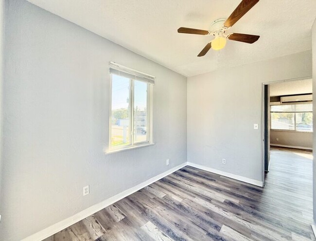 Building Photo - 551 N Ridgewood Ave