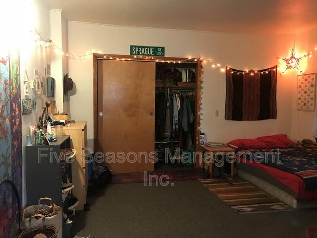 Building Photo - 77 N Union St
