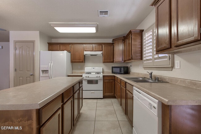 Building Photo - 14284 Tierra Yamila Ln