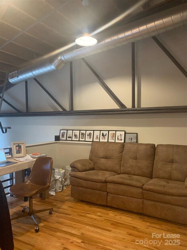 Building Photo - 3612 Artist's Way