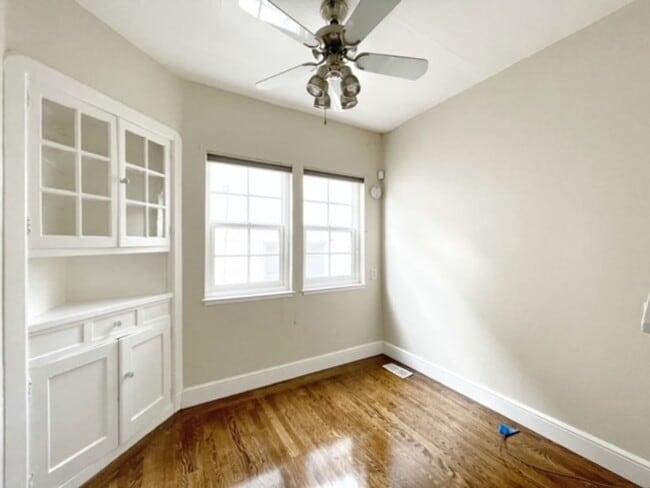 Building Photo - 3Bedrooms 2Baths In a Quiet Area W/Detached Garage/Hook Ups
