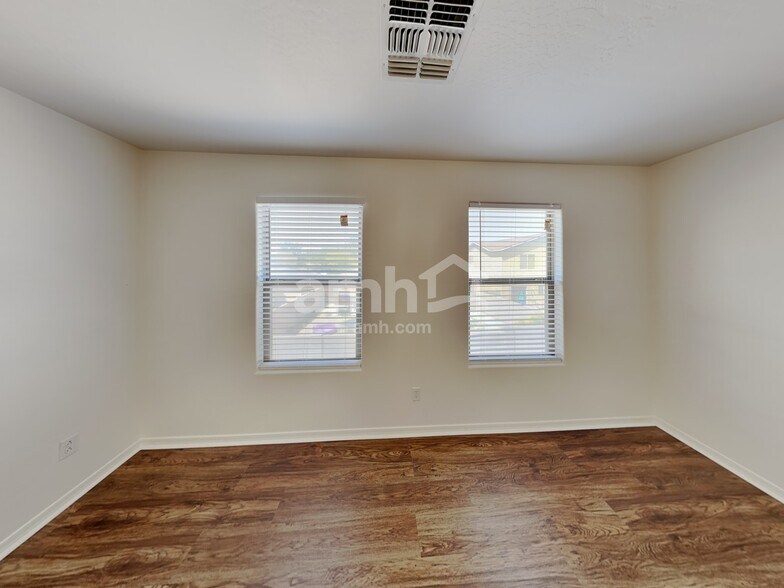 Building Photo - 2388 E Meadow Mist Ln