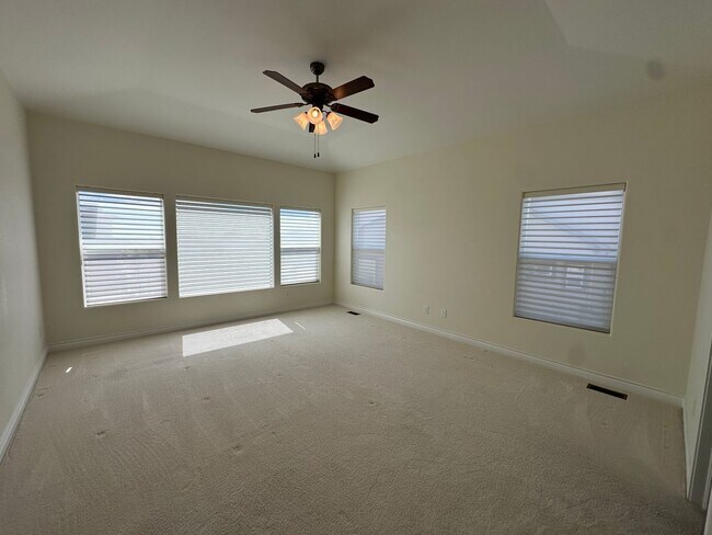 Building Photo - 6045 Griffin Dr