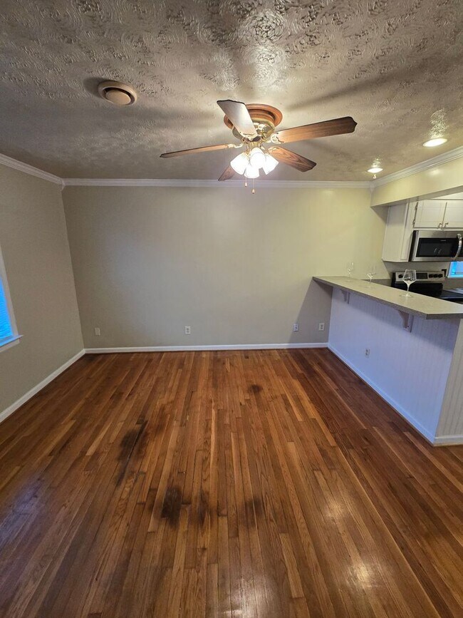 Building Photo - 3 BR House in S. Chesterfield - Available Now!