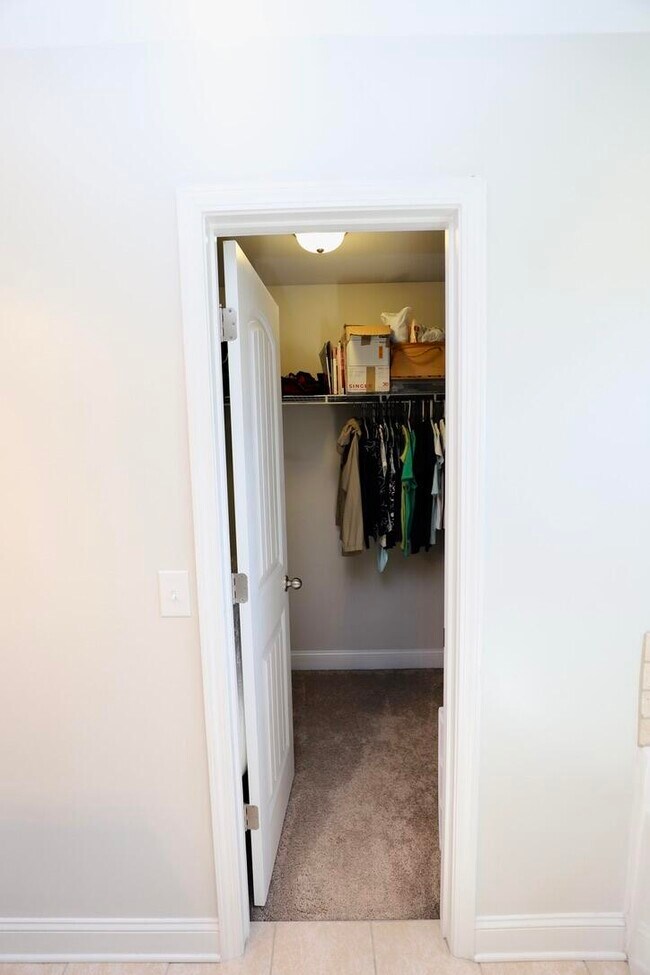 Building Photo - 545 Curlew Cir