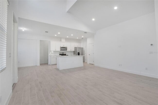 Building Photo - 520 Daiquiri Pl