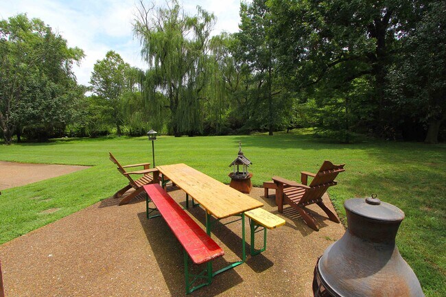 Building Photo - 5711 Chadwick Ln