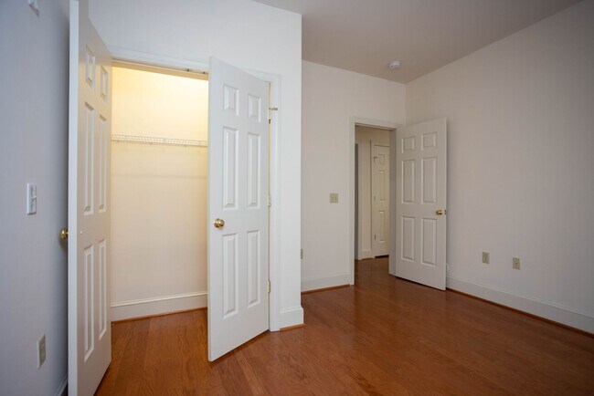 Building Photo - Leo's Path #1G