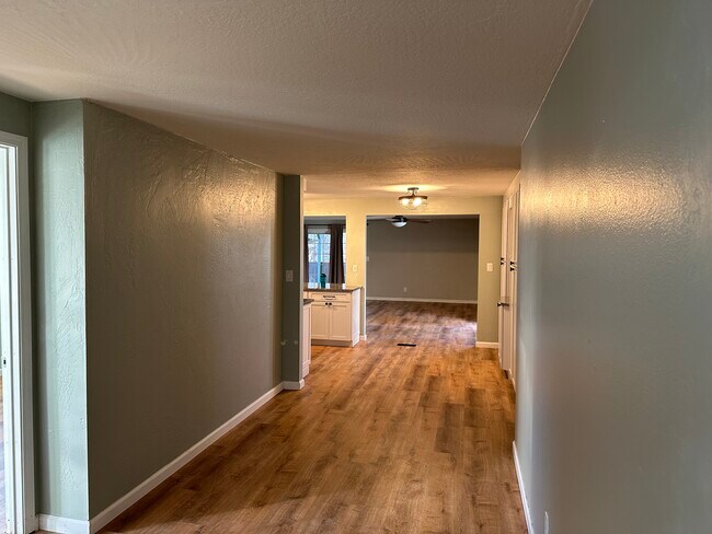 Building Photo - 720 Freeman Rd