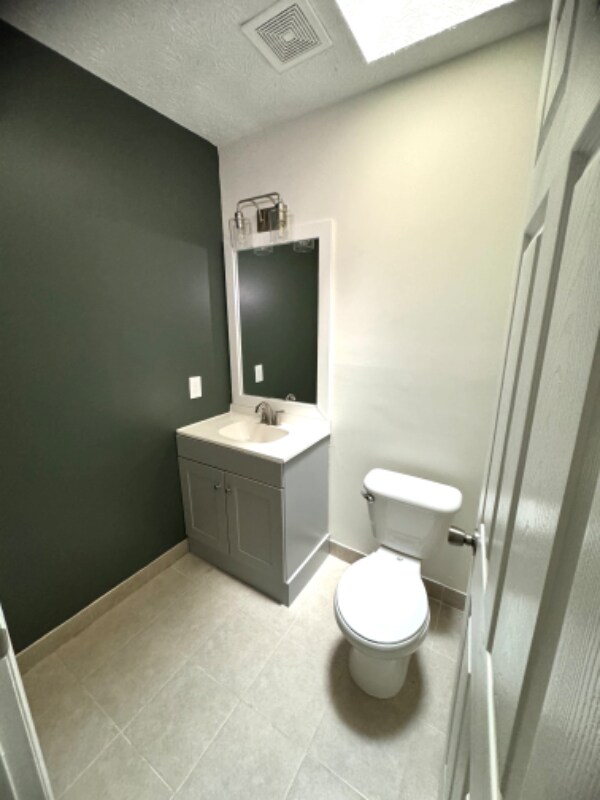 Building Photo - 106 N Meade Dr