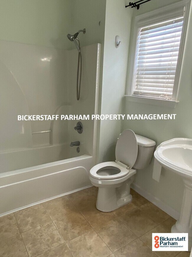 Building Photo - 4613 English Ivy Dr