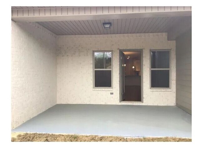 Building Photo - Luxury Townhome in Prime Location