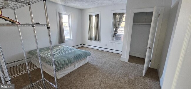 Building Photo - 305 Haven St