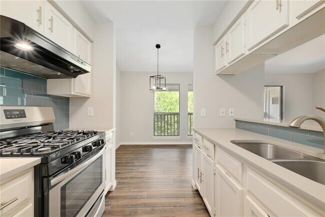 Building Photo - 3839 Dry Creek Dr