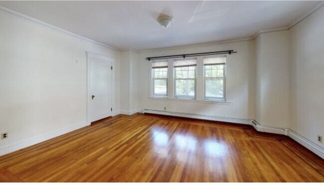 Building Photo - 5 Seagrave Rd