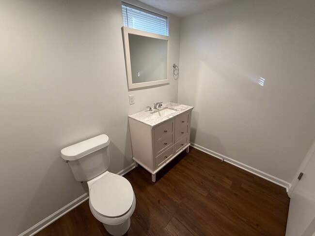 Building Photo - 3BR off 50th and Center