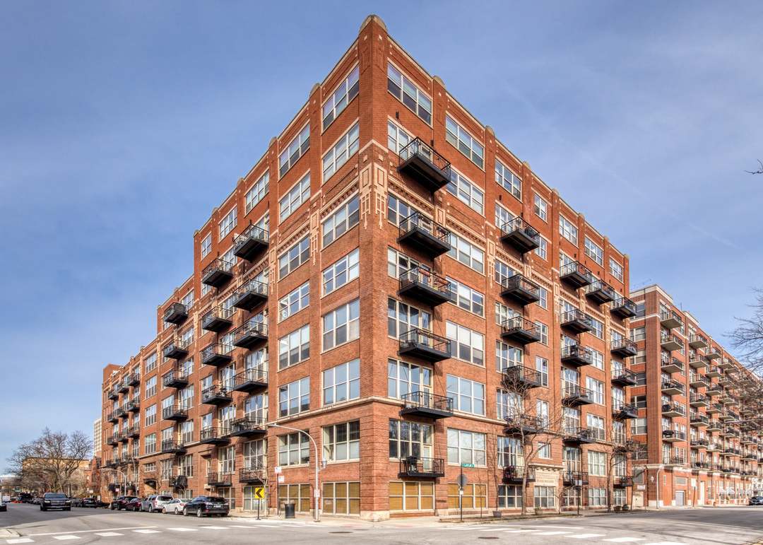 Building Photo - 1500 W Monroe St