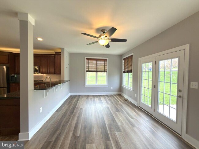 Building Photo - 8 Ramsdell Ct