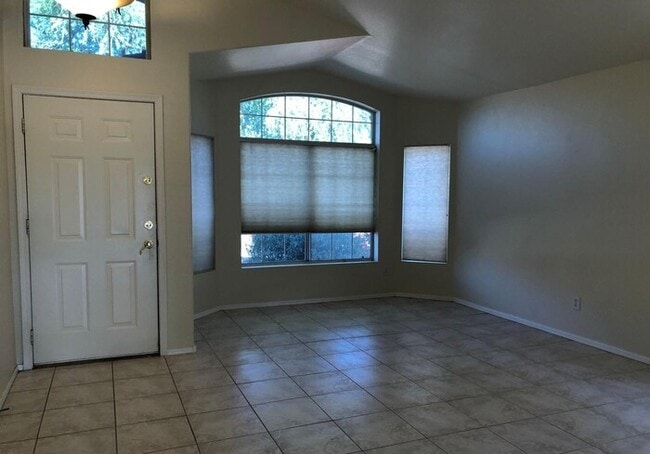 Building Photo - HUGE LOT IN POPULAR GATED COMMUNITY!