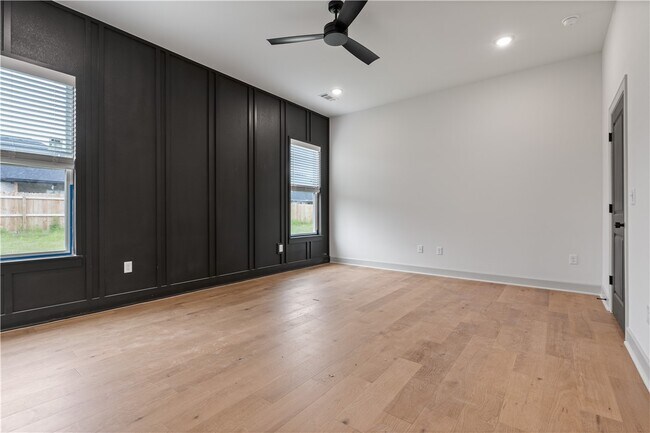 Building Photo - 1121 Whistler St