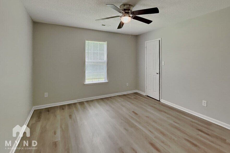 Building Photo - 6902 Kentucky Derby Dr