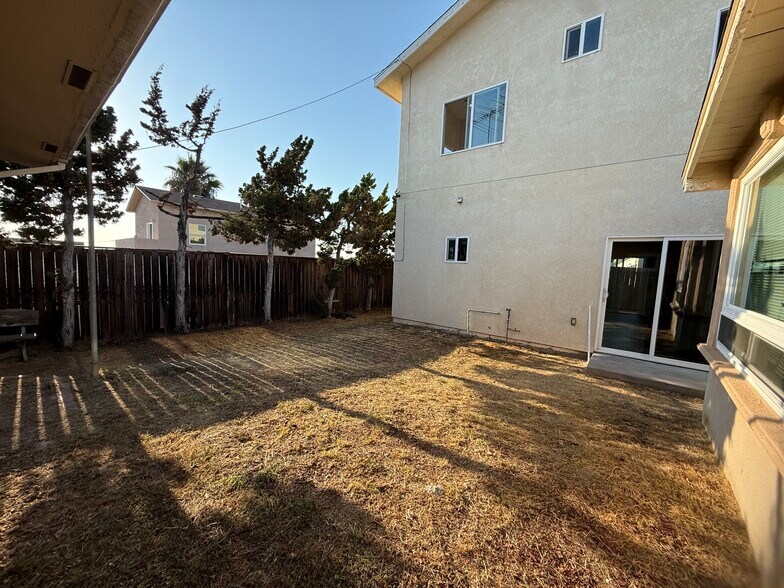 Building Photo - 5448 Mary Lane Dr