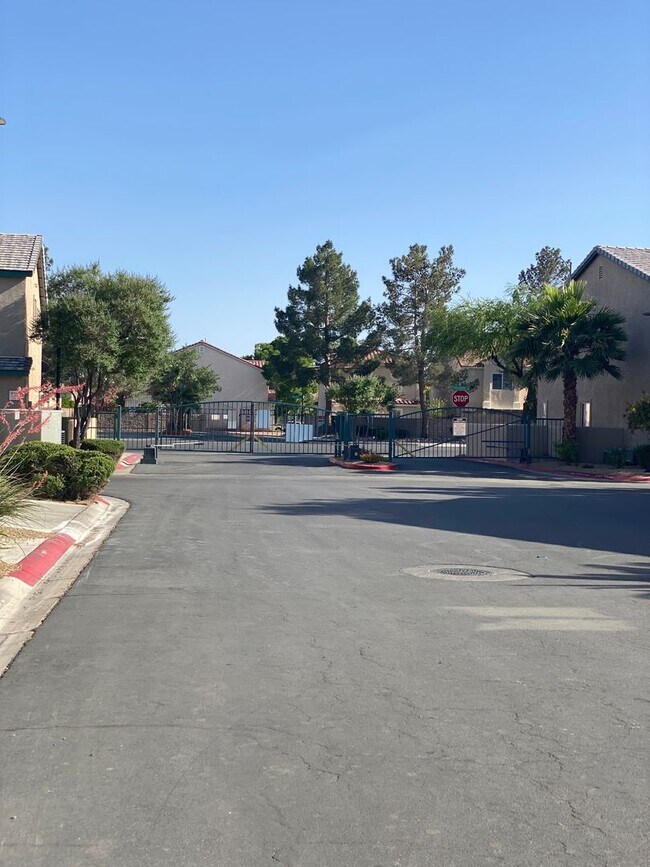 Building Photo - AMERICANA Property Mgmt - Gated 2beds -2baths Townhouse in Spring Valley