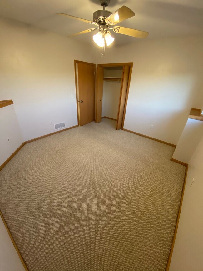 Building Photo - 5236 Sassafras Dr