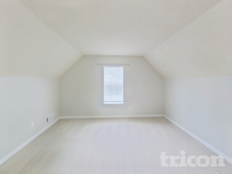 Building Photo - 421 Washington Dr