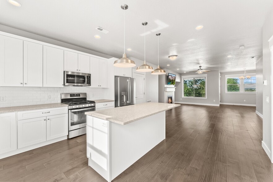 Building Photo - 10374 S Sage Canal Way