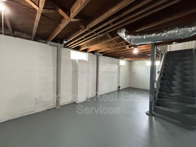 Building Photo - 660 Gramont Ave