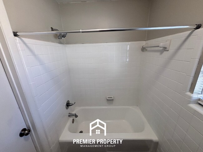 Building Photo - Spacious 3BR Home Near Birmingham w/ Hardwood Floors, Fenced Yard & Garage