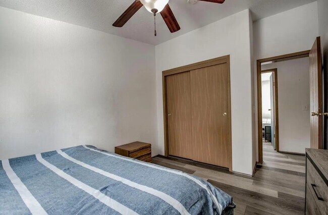 Building Photo - 492 Kimmes Ln