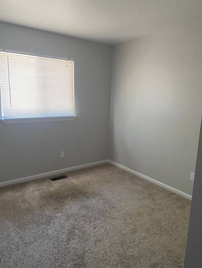 Building Photo - Coming soon! Great location, 4 bedroom hou...