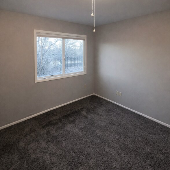 Building Photo - 506 Waukesha Ave