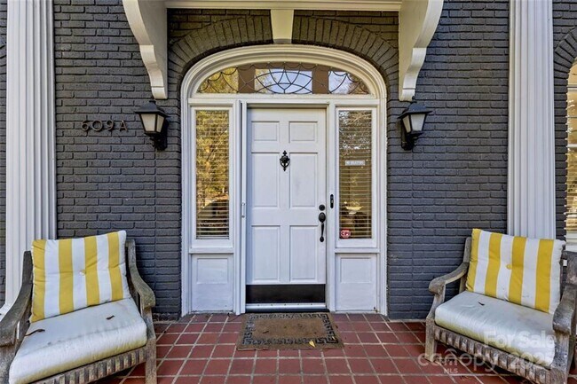 Building Photo - Myers Park - T.R. Lawing Realty, Inc