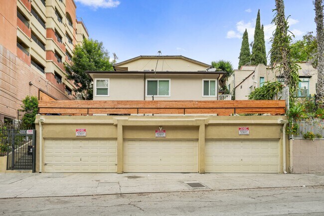 Building Photo - 415 Loma Dr