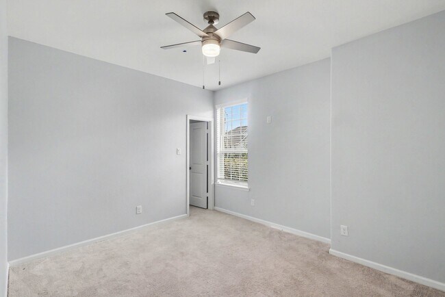 Building Photo - 9407 Sea Star Ln