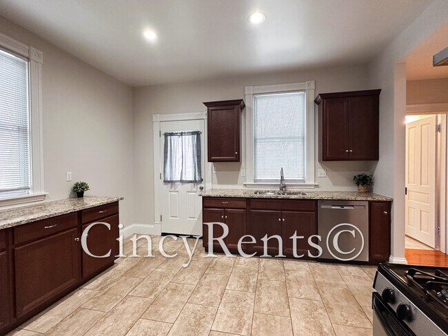 Building Photo - 3942 Hazel Ave