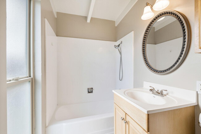 Building Photo - 71996 Vista Del Rio