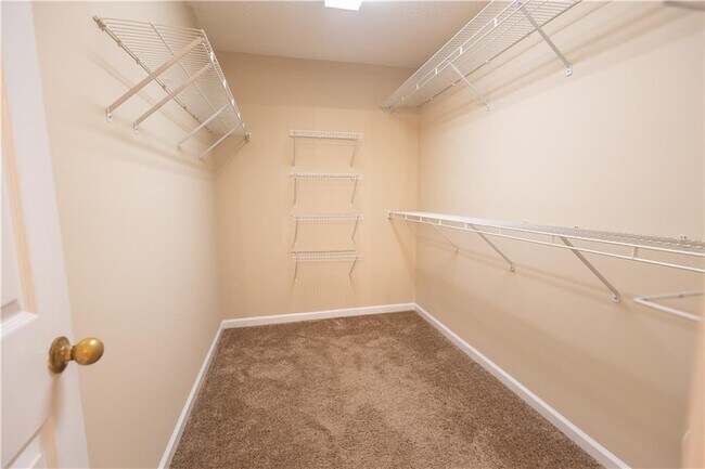 Building Photo - 994 Brentmoor Ln NW